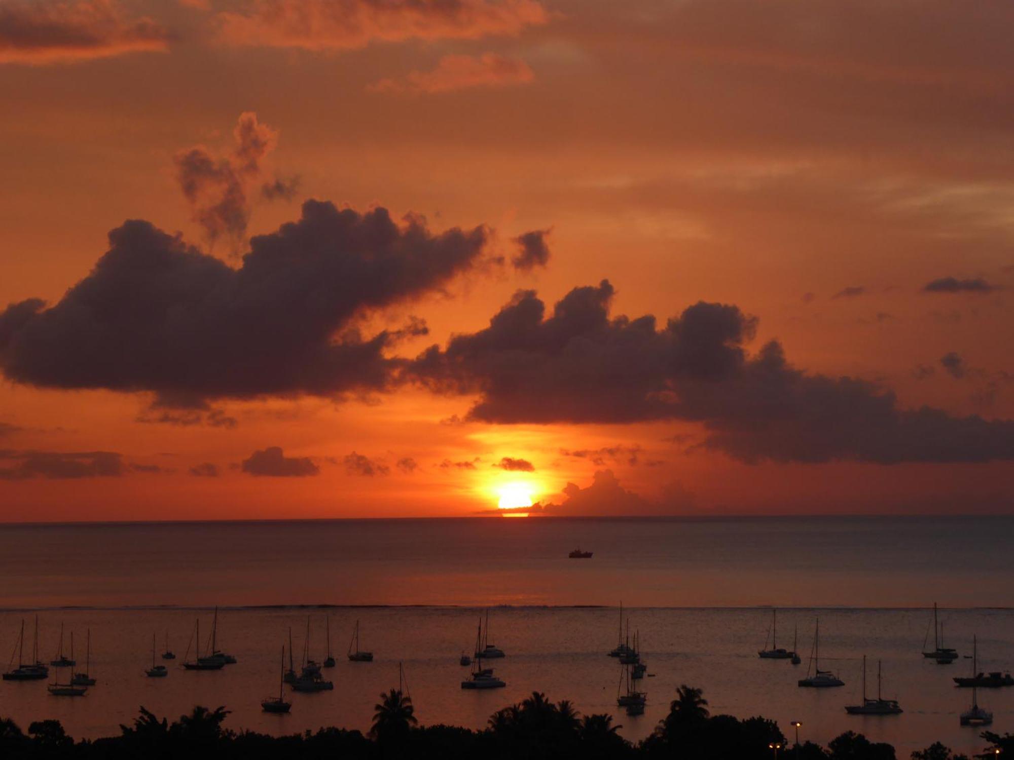 Maeva Sunset View Hotel Punaauia  Eksteriør billede